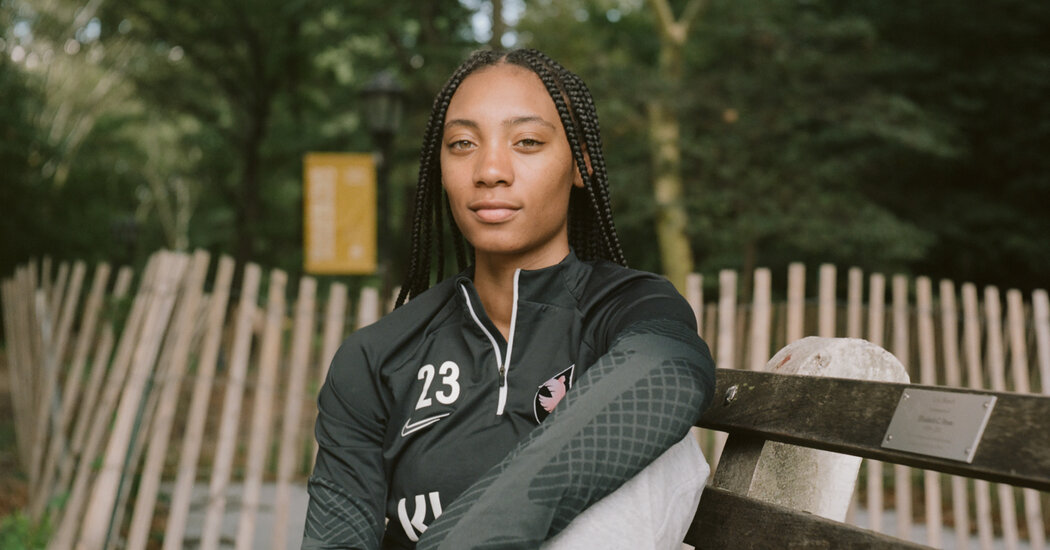 Mo’ne Davis, a Little League Star, Begins Grad School at Columbia