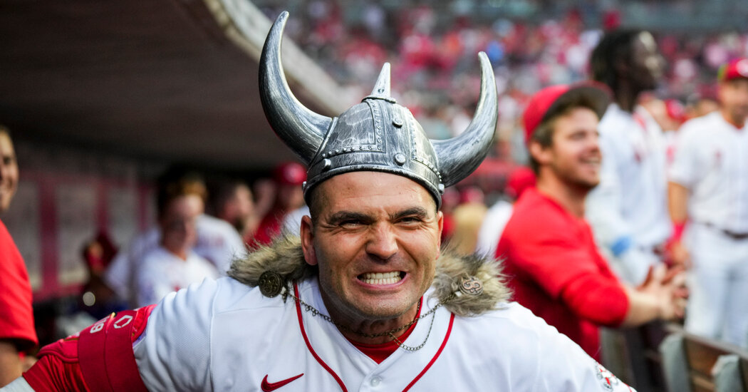 How Joey Votto of the Reds Became a Social Media Star