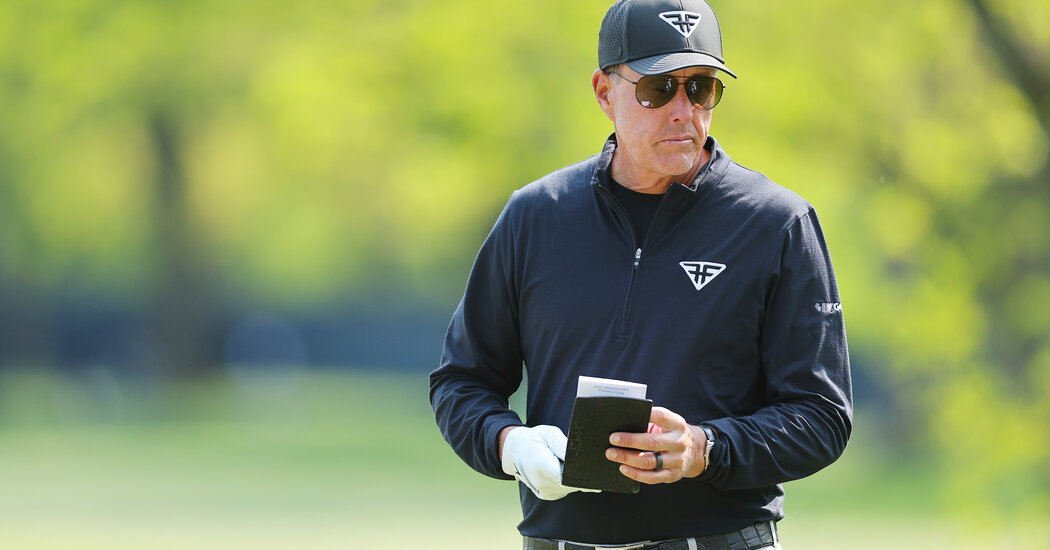 Phil Mickelson Says Gambling Addiction ‘Isn’t Any Fun at All’