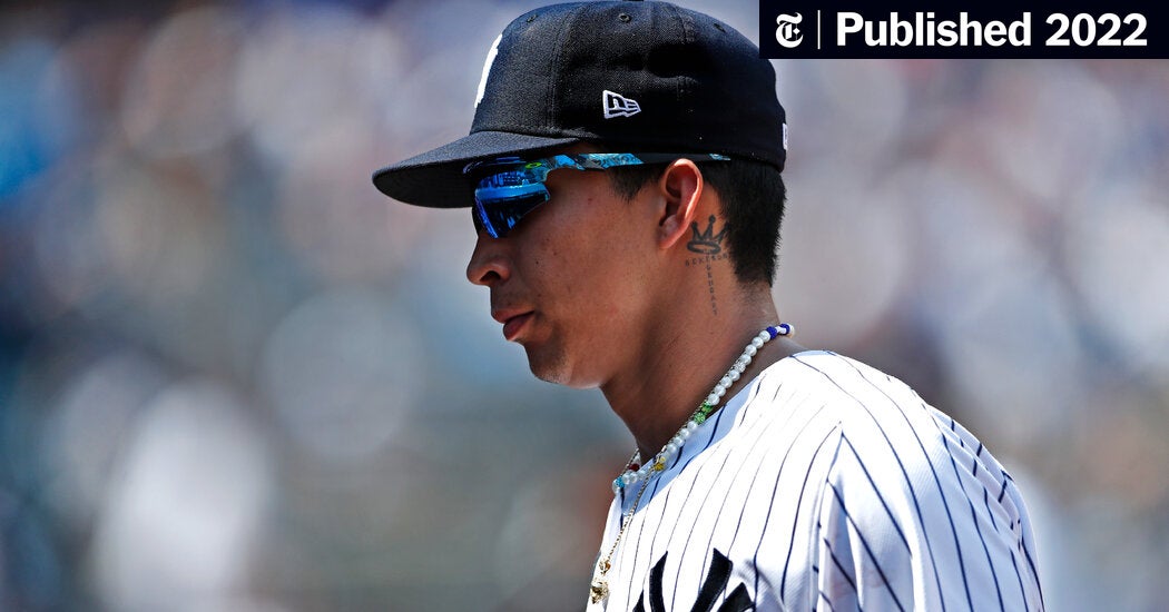 Why Does Oswaldo Cabrera Wear a Pearl Necklace?