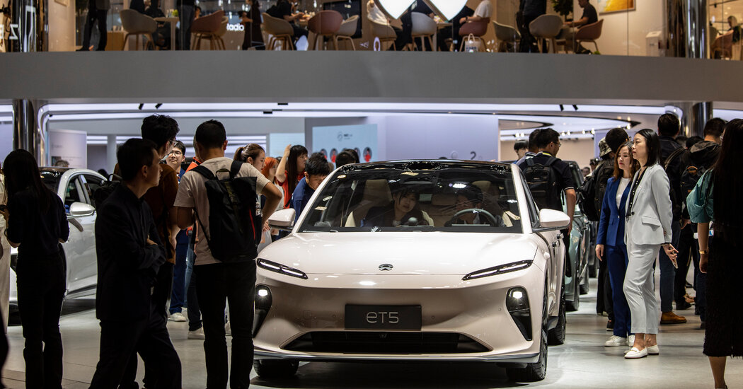 Nio Loses $35,000 a Car. That Should Scare the U.S. and Europe.