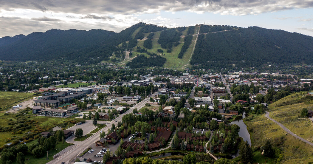 Want to Spur Green Energy in Wyoming? Aim for the Billionaires.