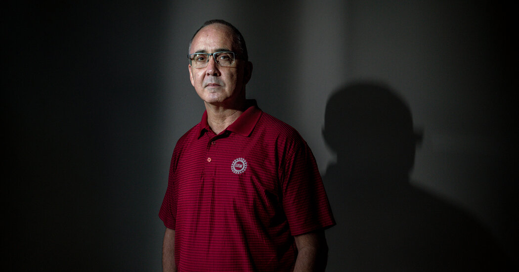 U.A.W. Chief Shawn Fain Has a Nonnegotiable Demand: Eat the Rich