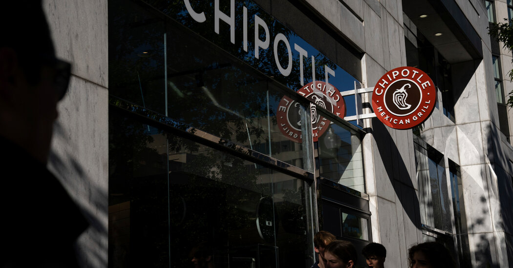 Chipotle Sued After Manager Allegedly Pulled Off Worker’s Hijab in Kansas