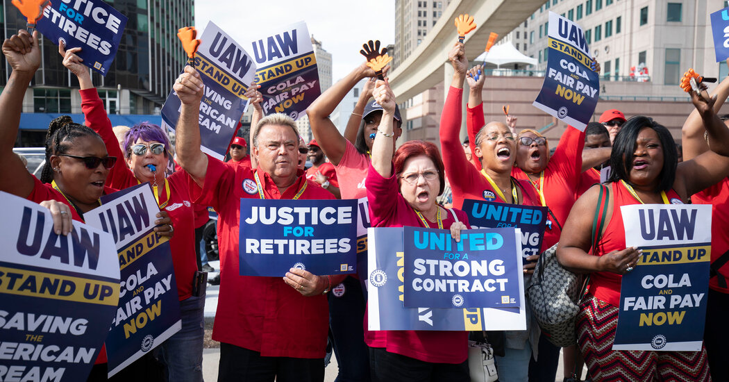 U.A.W. Will Not Expand Strikes at G.M., Ford and Stellantis as Talks Progress