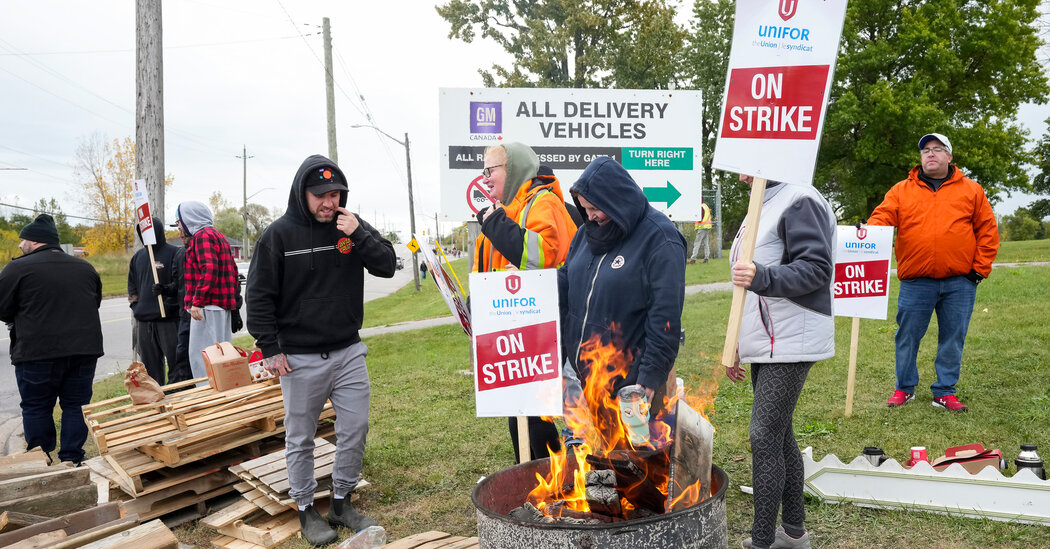 G.M. Reaches Deal With Canadian Union