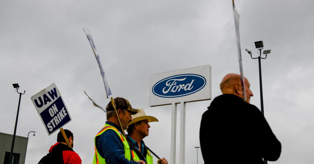 U.A.W. Expands Strike to Ford Plant in Kentucky